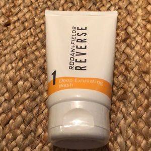 Deep exfoliating wash